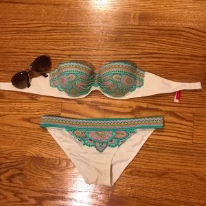Victoria’s Secret sexy bikini